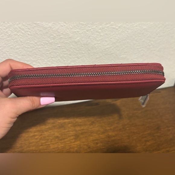 Badgley Mischka Red Quilted Wallet NWOT - Picture 7 of 9